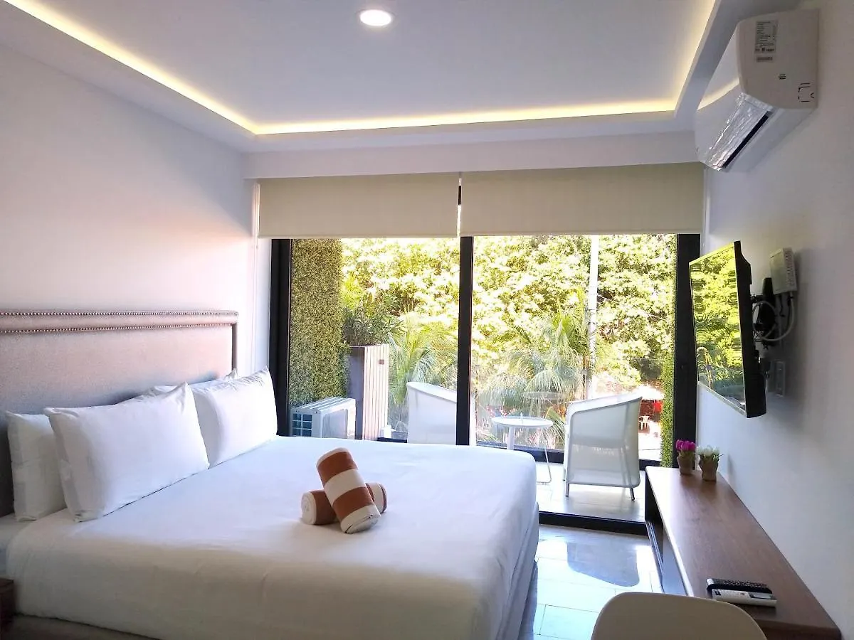 Ocean View From The Rooftop Pool Only One Block To The Beach Studio For 2 Playa del Carmen