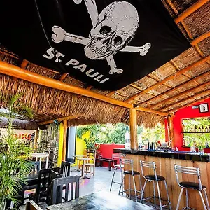  Hostel Che Playa & Bar Adults Only