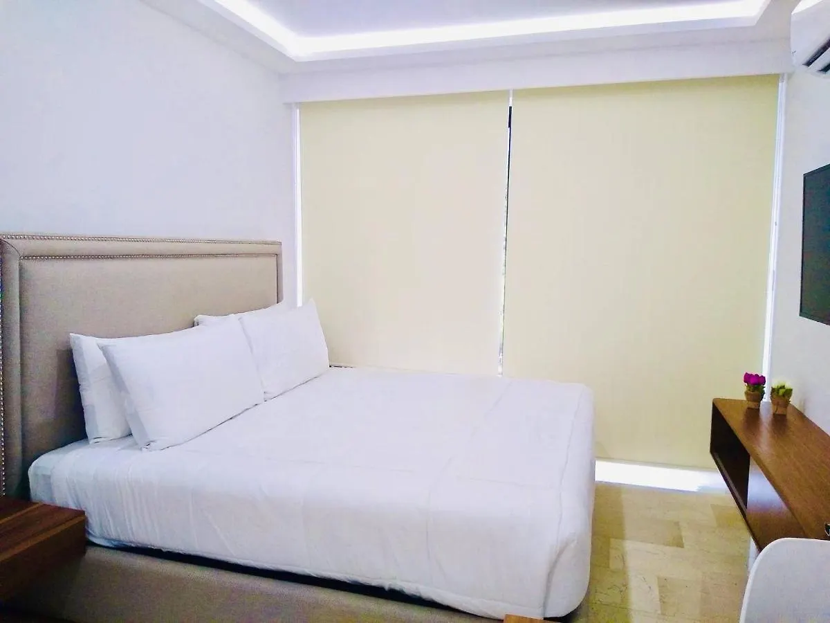 Apartment Ocean View From The Rooftop Pool Only One Block To The Beach Studio For 2 Playa del Carmen Mexico