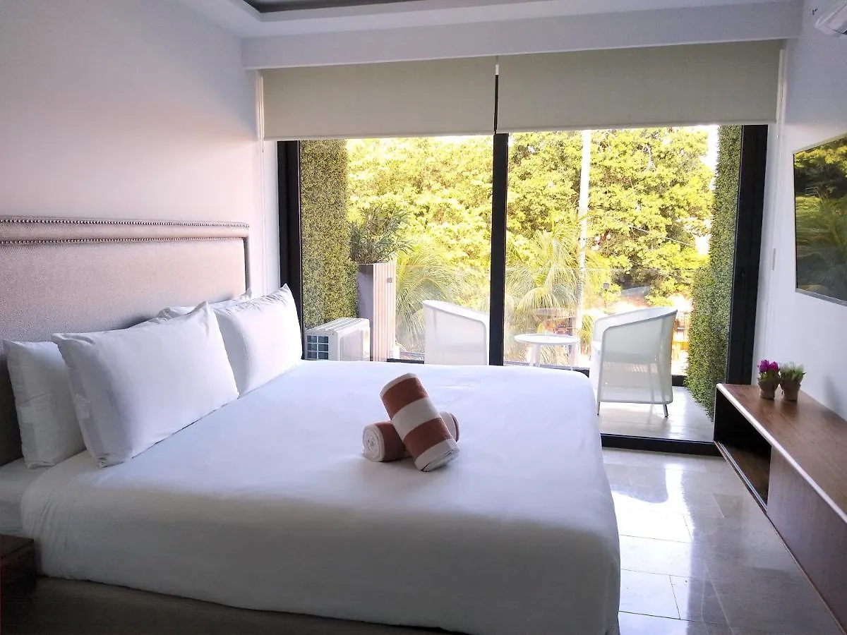 Apartment Ocean View From The Rooftop Pool Only One Block To The Beach Studio For 2 Playa del Carmen